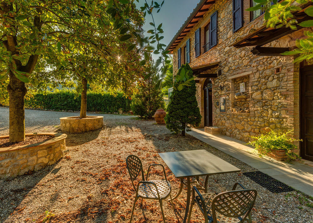 Agriturismo Casanova Di Pescille San Gimignano Exteriör bild